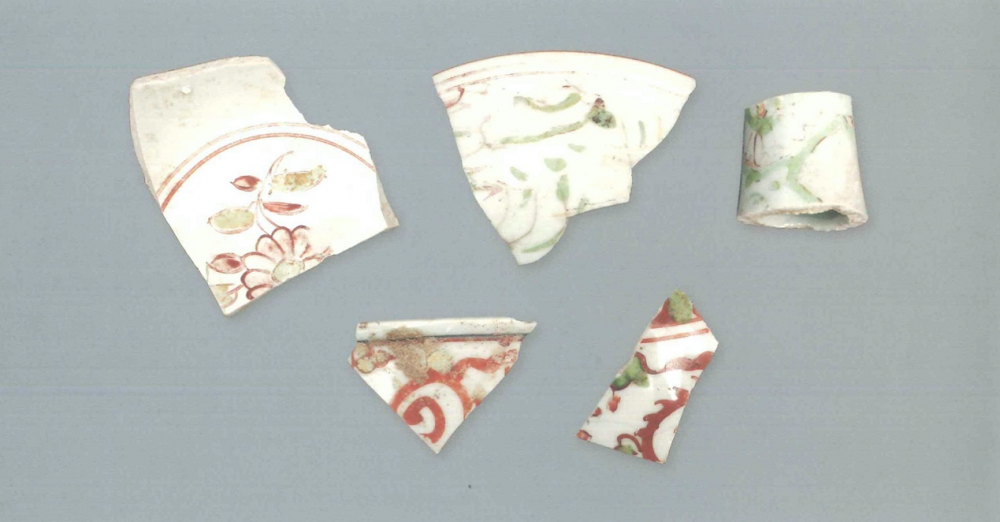 【彩瓷】澳門出土的彩瓷殘片

Shards painted in enamels
明中後期(Middle to Late Ming)